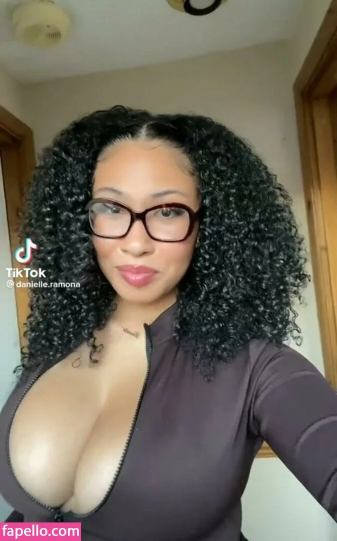 Danielle Ramona Onlyfans Photo Gallery 