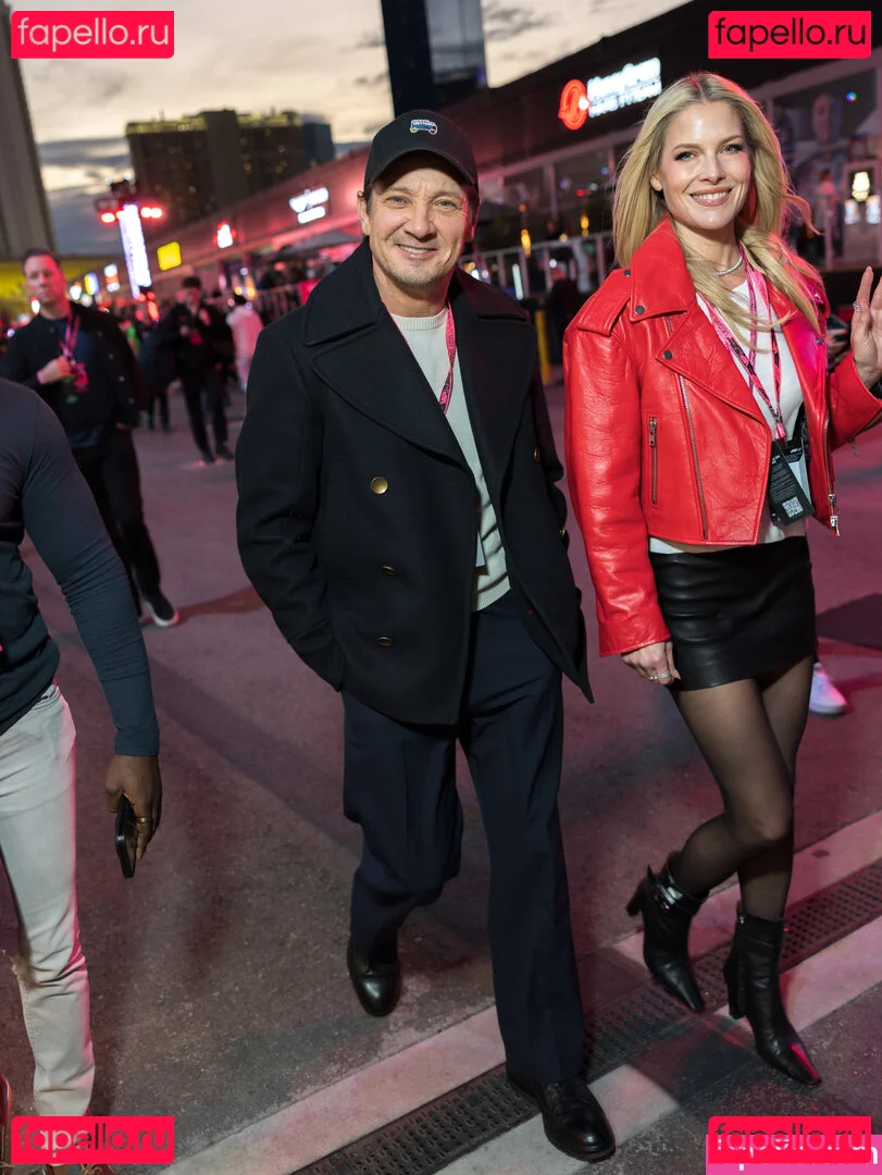 Ali Larter Onlyfans Photo Gallery 