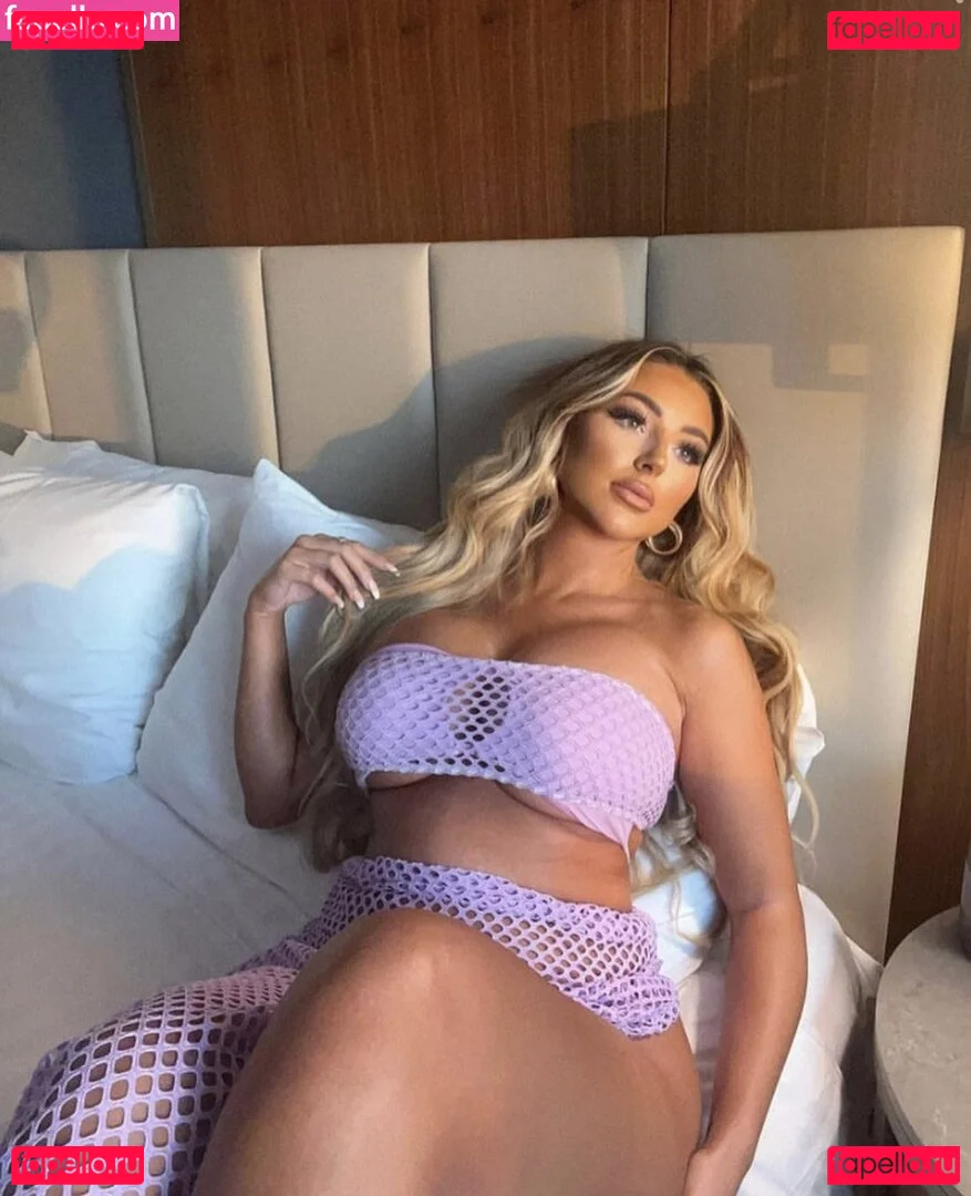 Beth Amelia Onlyfans Photo Gallery 