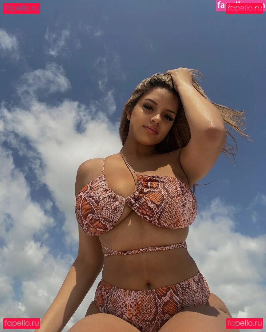 Leslie Sanchez Onlyfans Photo Gallery 