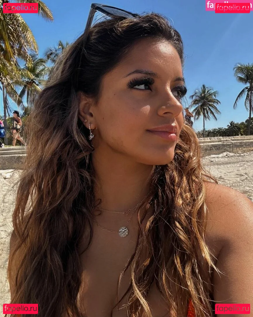 Leslie Sanchez Onlyfans Photo Gallery 