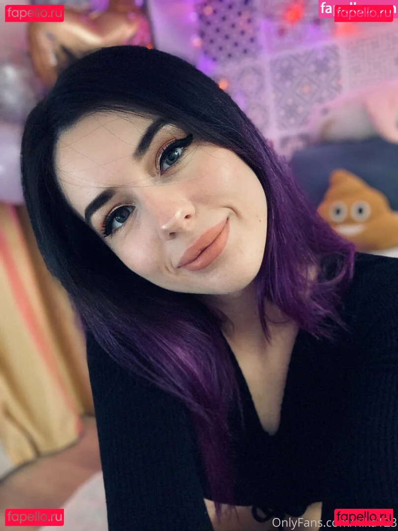 nika123 Onlyfans Photo Gallery 