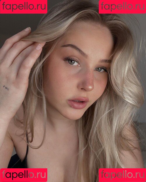 cirizzzle Onlyfans Photo Gallery 