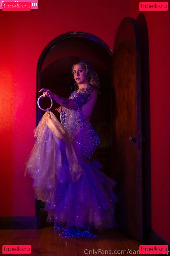 daniellecolby Onlyfans Photo Gallery 