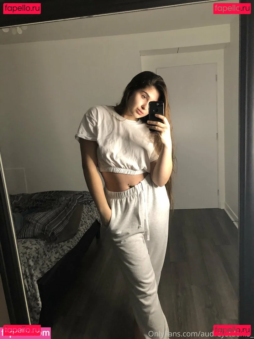 Audrey Stdenis Onlyfans Photo Gallery 