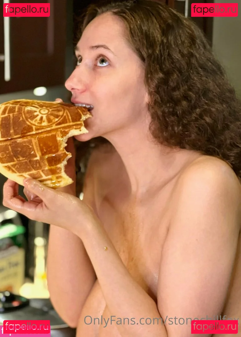 stonechillfox Onlyfans Photo Gallery 