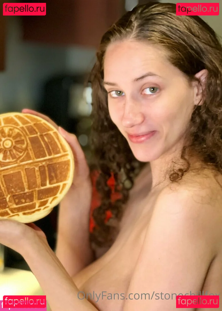 stonechillfox Onlyfans Photo Gallery 