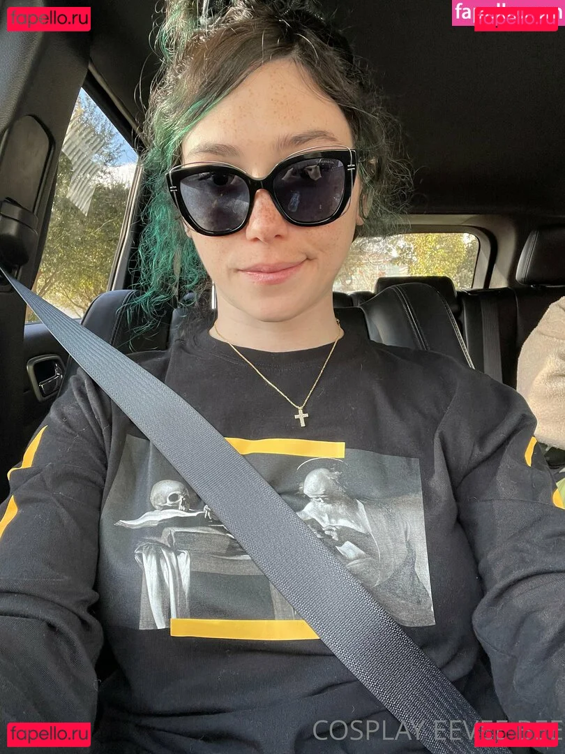 eeveebeesolo Onlyfans Photo Gallery 