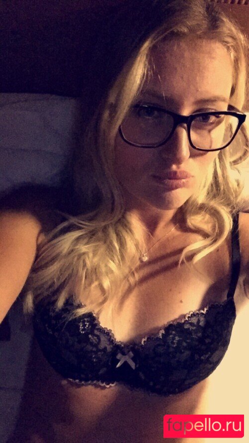 Kristina Mladenovic Onlyfans Photo Gallery 