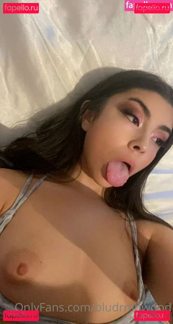 bludrmhwood Onlyfans Photo Gallery 