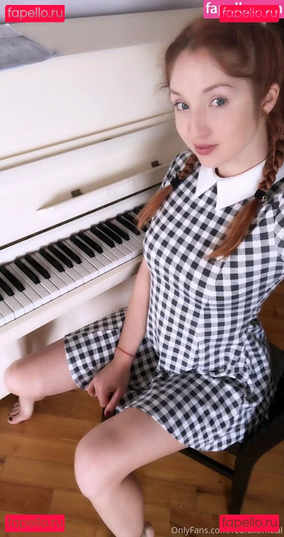 Red Fox Onlyfans Photo Gallery 