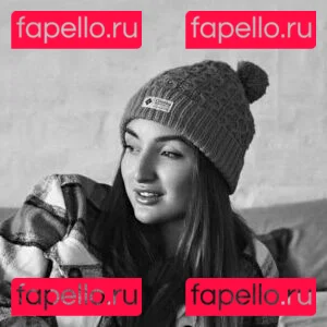 Red Fox Onlyfans Photo Gallery 