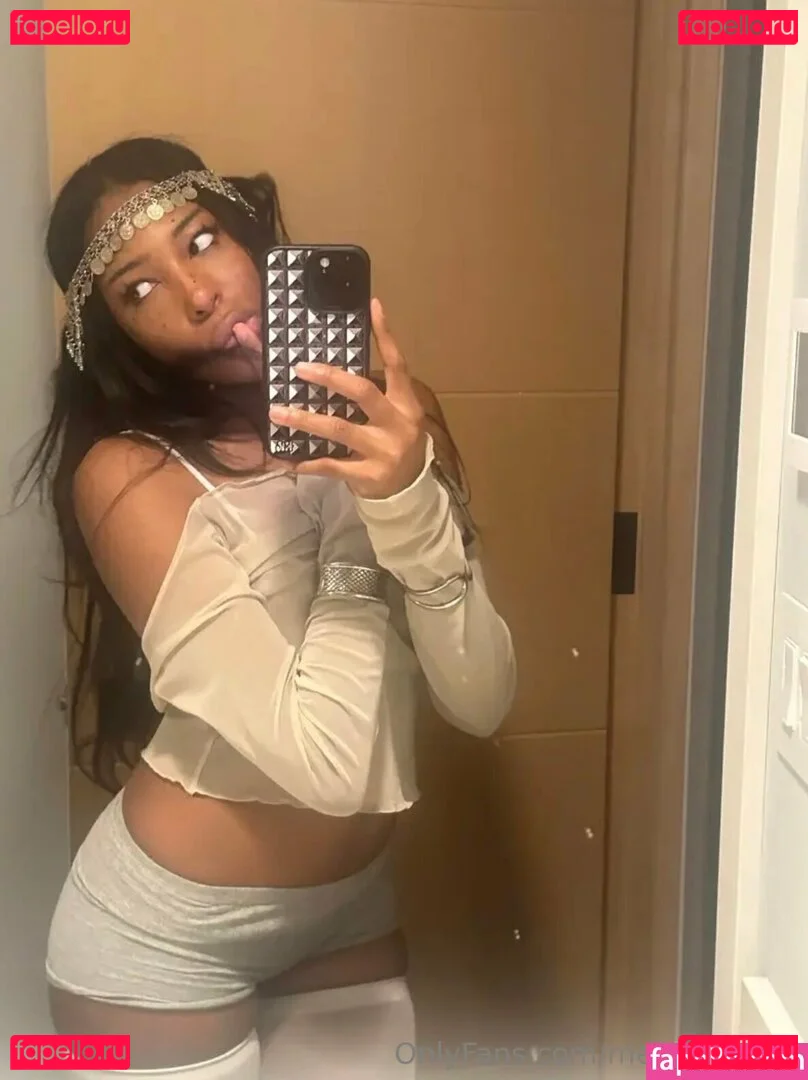 meruhart666 Onlyfans Photo Gallery 