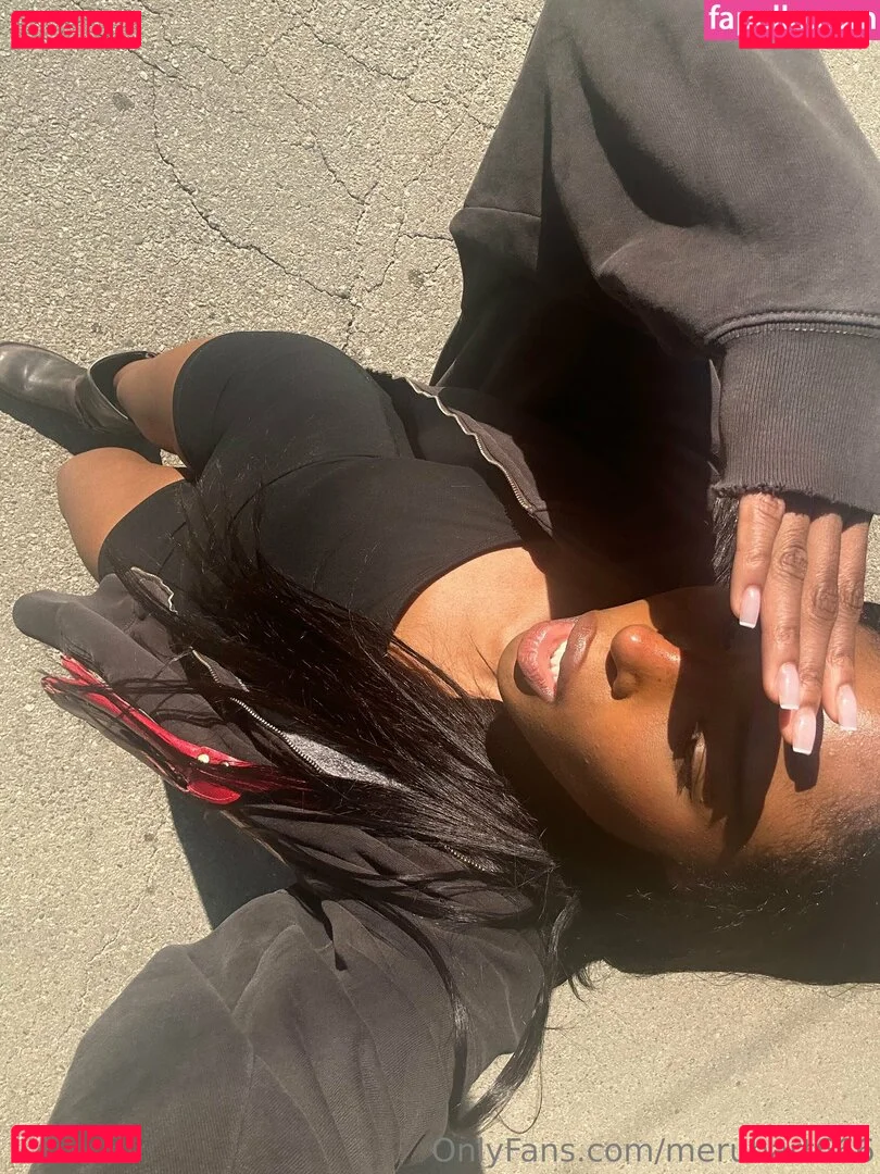 meruhart666 Onlyfans Photo Gallery 