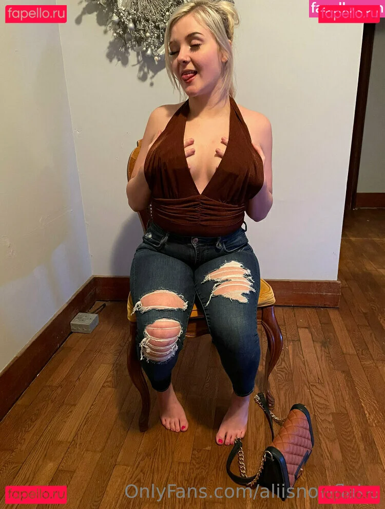 aliisnowflake Onlyfans Photo Gallery 