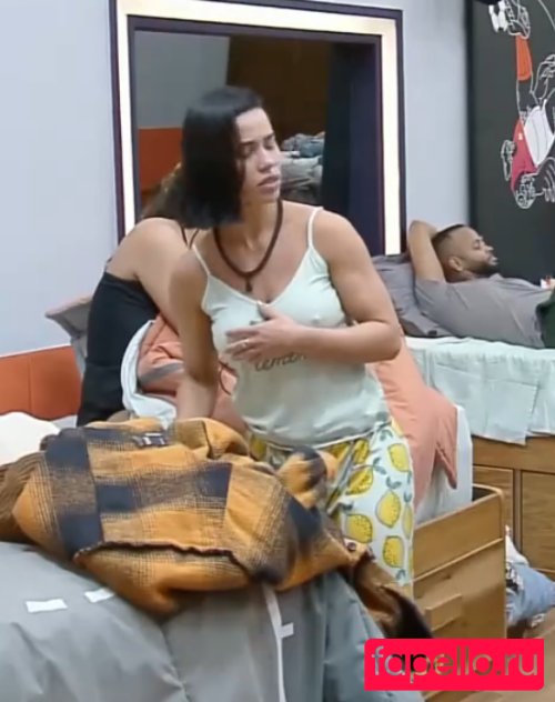 Larissa Tomásia Onlyfans Photo Gallery 