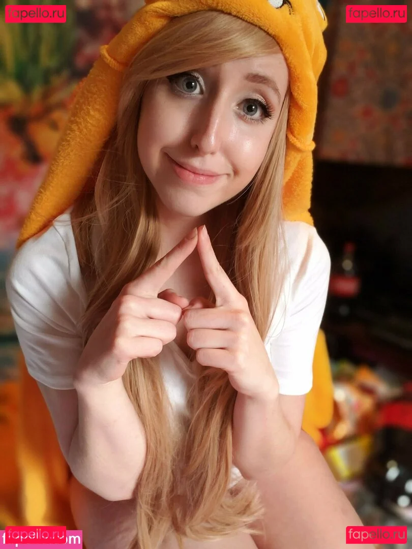 Moon_IRL Onlyfans Photo Gallery 