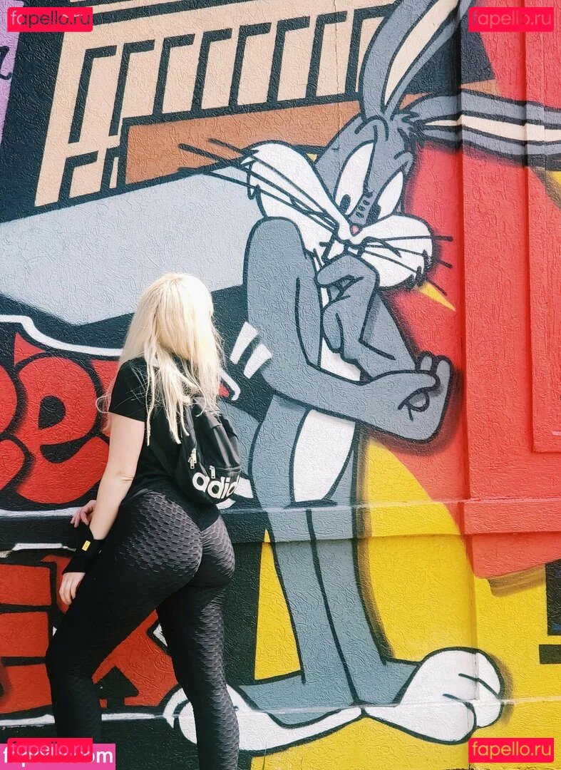 Moon_IRL Onlyfans Photo Gallery 