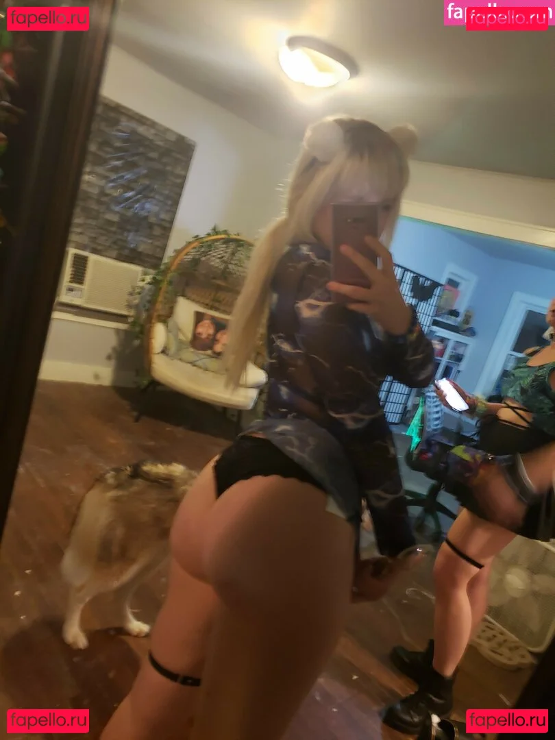 Moon_IRL Onlyfans Photo Gallery 