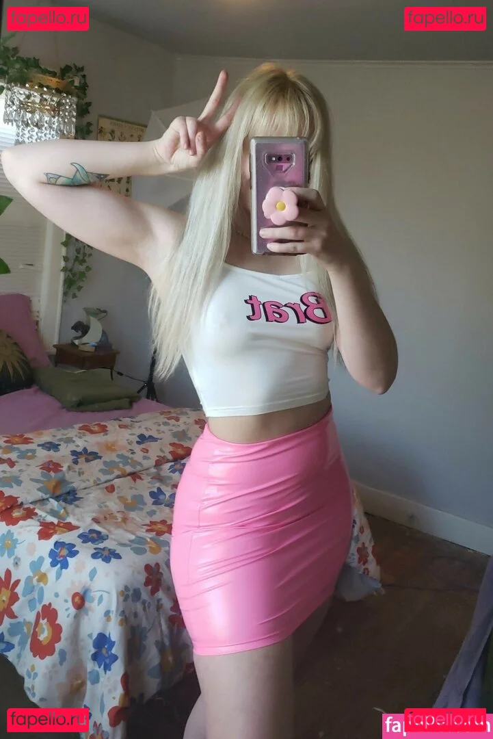 Moon_IRL Onlyfans Photo Gallery 