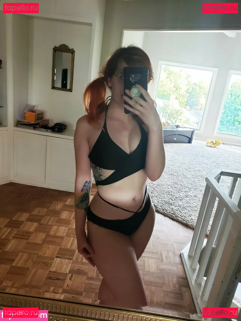 Moon_IRL Onlyfans Photo Gallery 