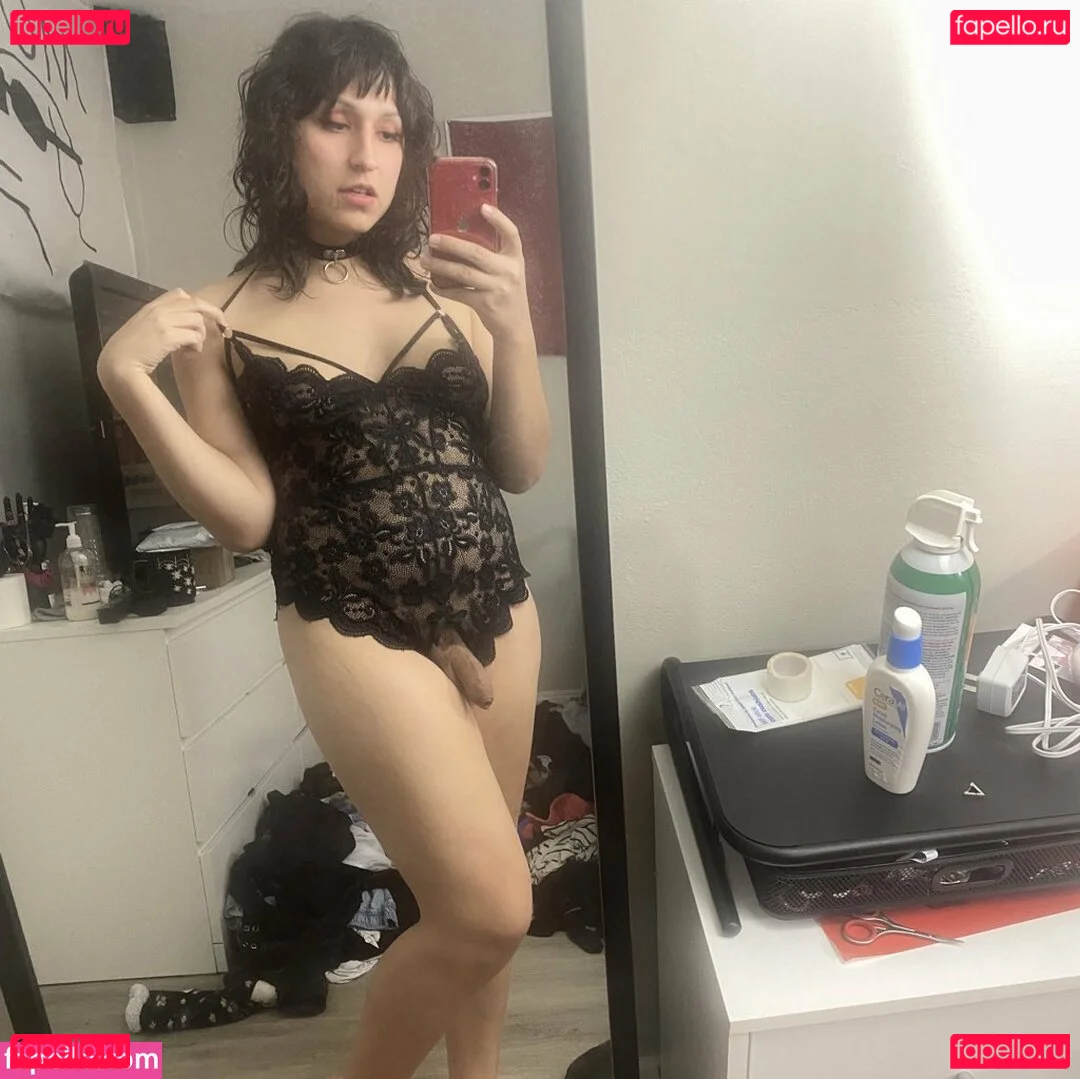 Roxanne Rom Onlyfans Photo Gallery 