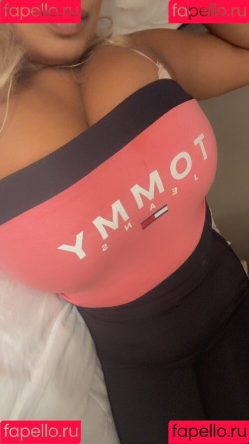 billiondollarboobs Onlyfans Photo Gallery 