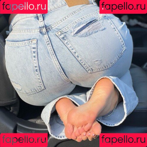 Nairasfeet Onlyfans Photo Gallery 