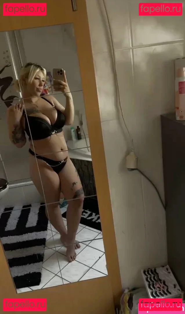 Van.sen Onlyfans Photo Gallery 