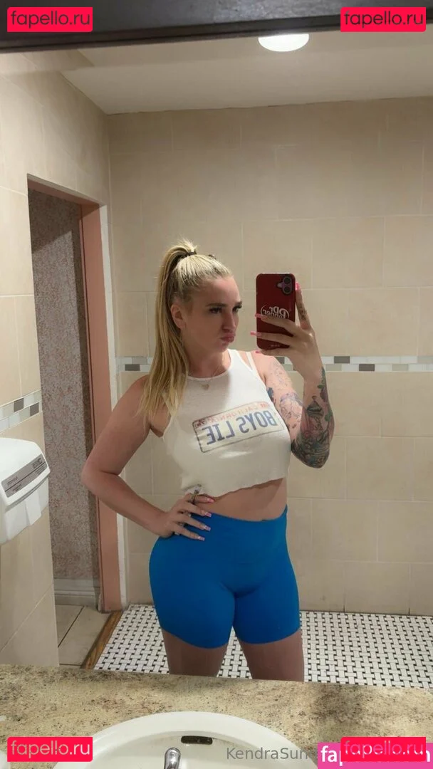 KendraSunderland Onlyfans Photo Gallery 