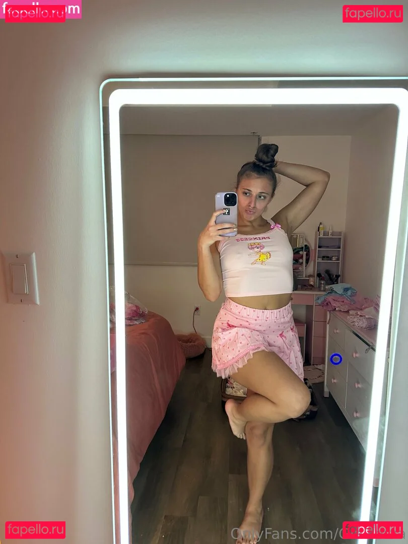 giaderza Onlyfans Photo Gallery 