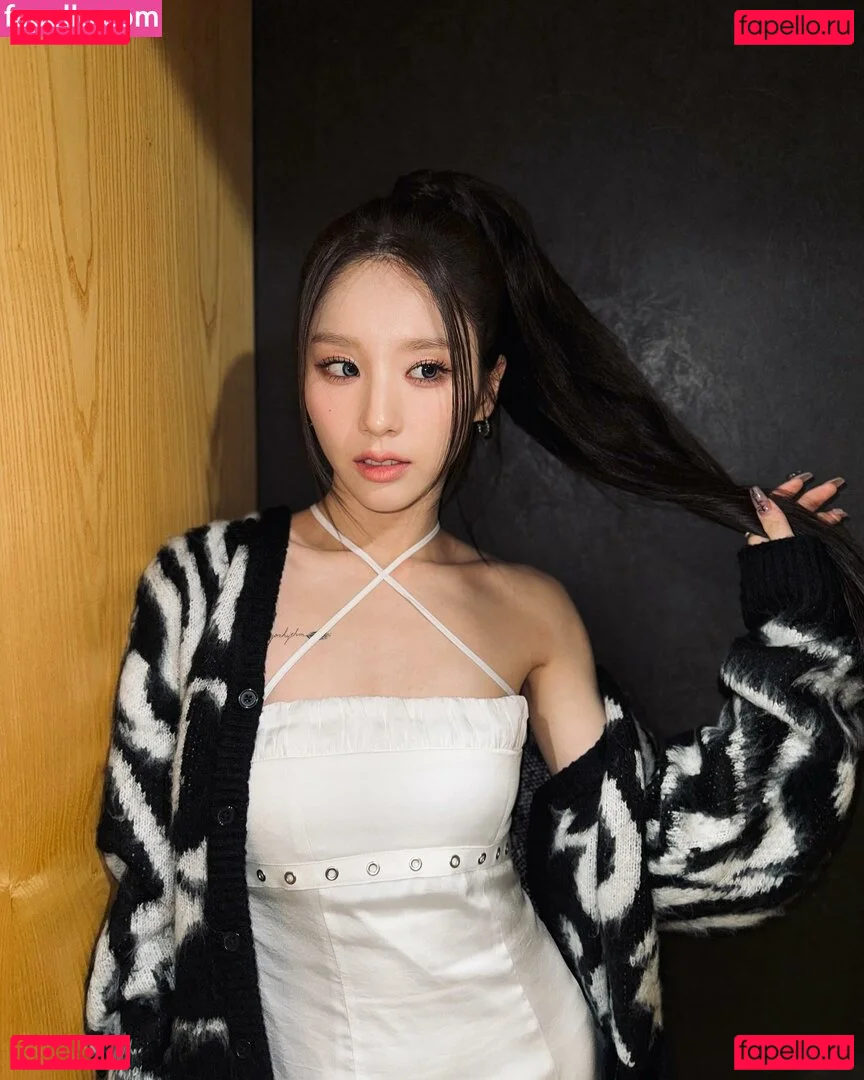 HeeJin Onlyfans Photo Gallery 