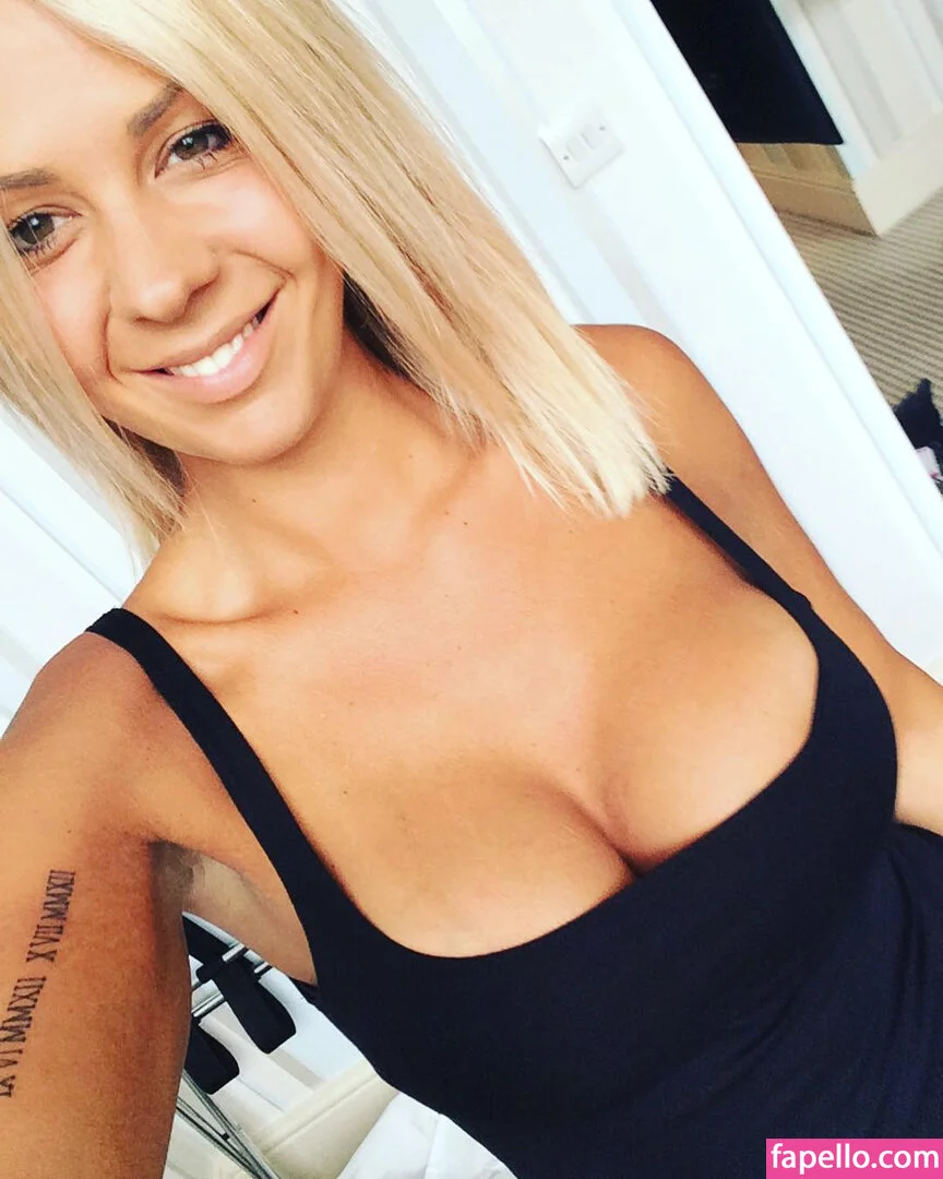 Alexandra Hall Onlyfans Photo Gallery 