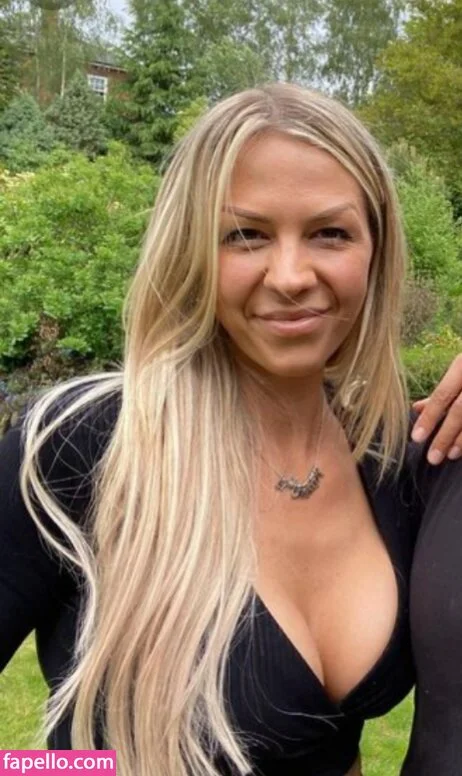 Alexandra Hall Onlyfans Photo Gallery 