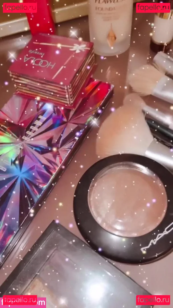 Imogen Thomas Onlyfans Photo Gallery 