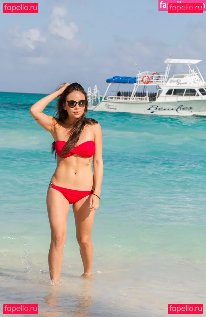 Janel Parrish Onlyfans Photo Gallery 