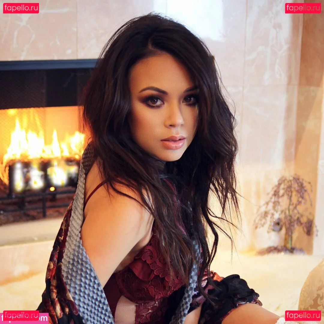 Janel Parrish Onlyfans Photo Gallery 