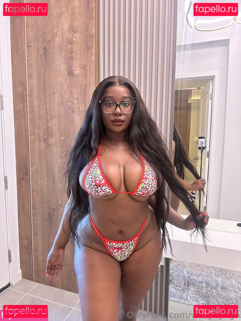 vickyhyuga Onlyfans Photo Gallery 