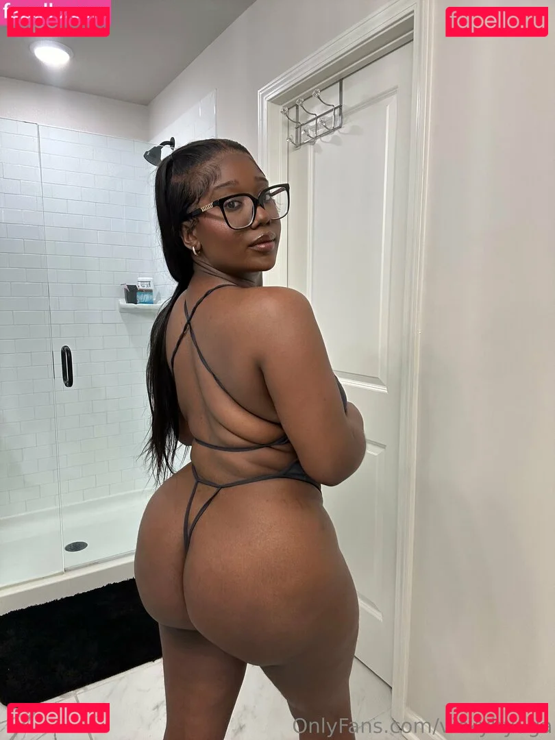 vickyhyuga Onlyfans Photo Gallery 