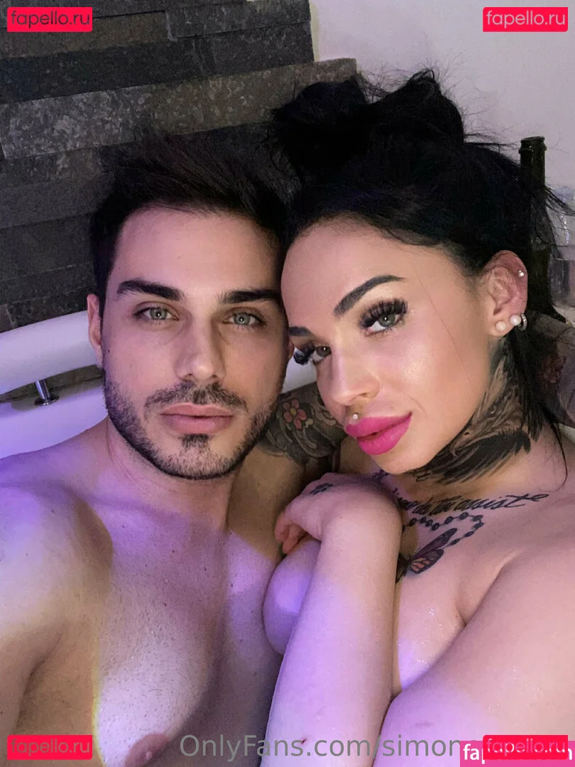 simoneamato Onlyfans Photo Gallery 