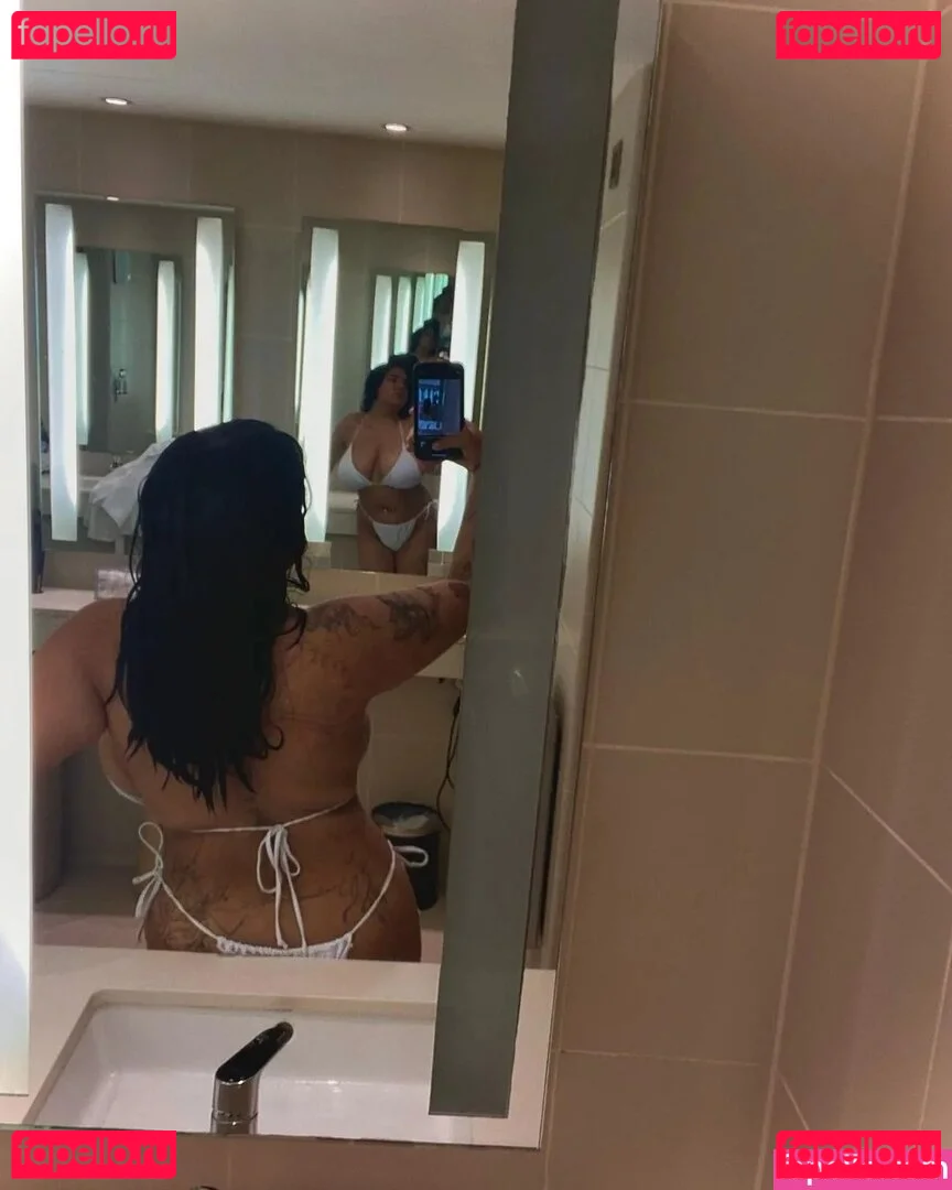 Boa Hancock Onlyfans Photo Gallery 