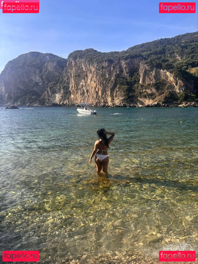 Boa Hancock Onlyfans Photo Gallery 