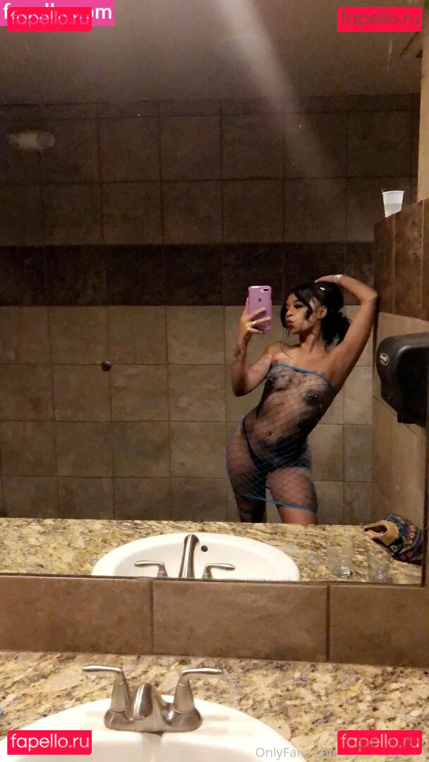 tsunamimami Onlyfans Photo Gallery 