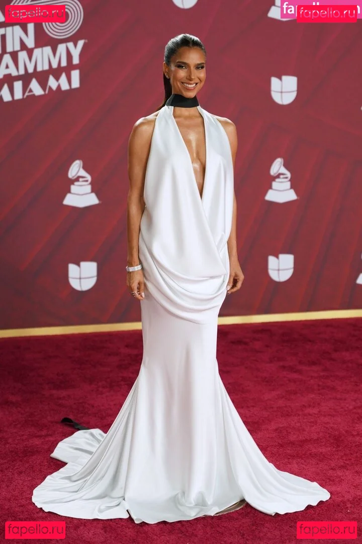 Roselyn Sanchez Onlyfans Photo Gallery 