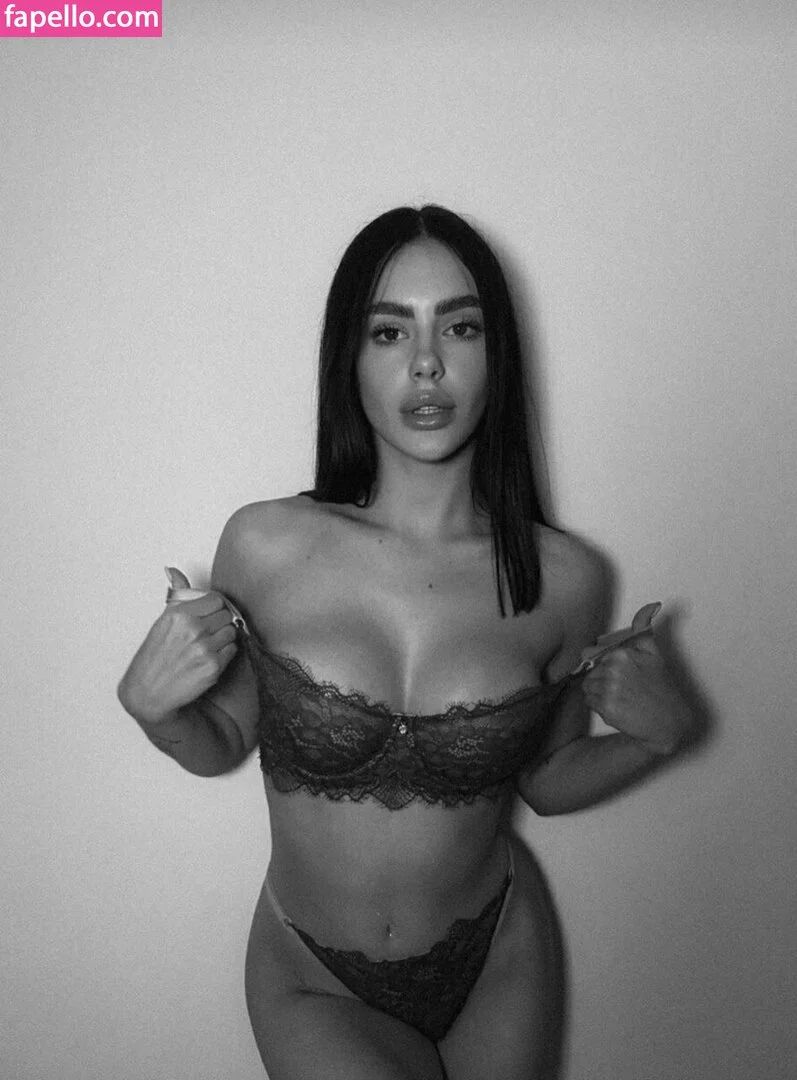 Mariamoretti Onlyfans Photo Gallery 