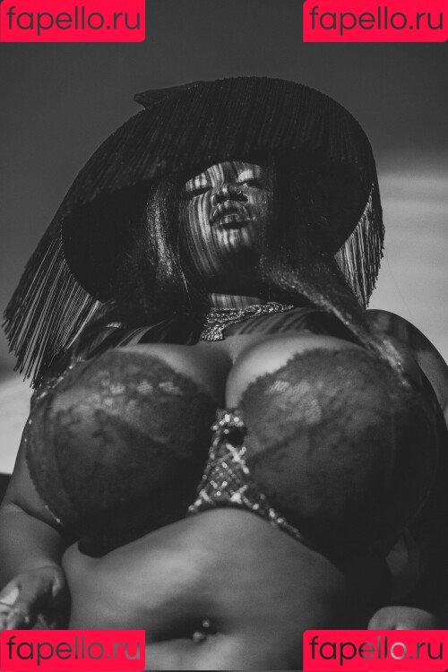 Thighlyinfluential Onlyfans Photo Gallery 