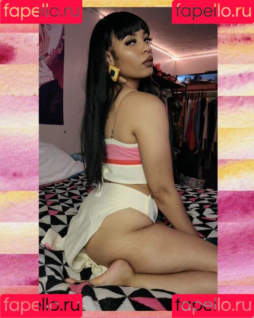 Thighlyinfluential Onlyfans Photo Gallery 