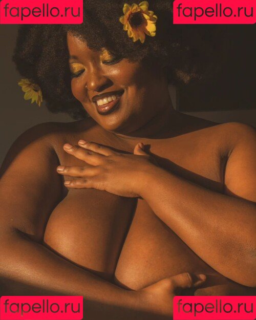 Thighlyinfluential Onlyfans Photo Gallery 