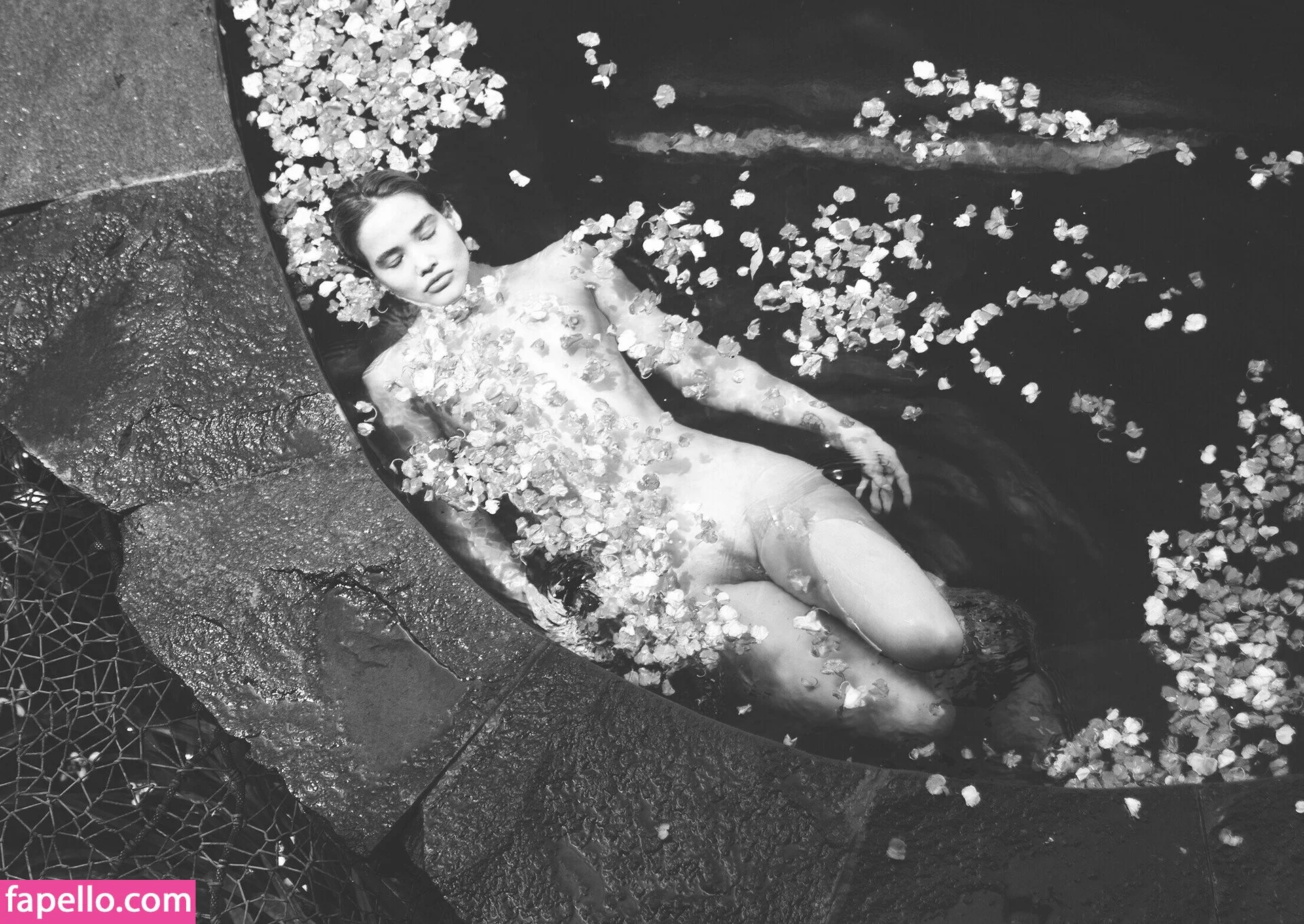 Isha Van Dijk Onlyfans Photo Gallery 