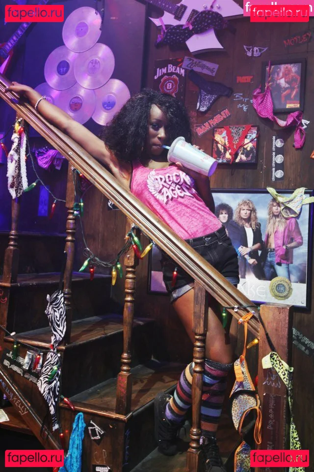 Scarlette Douglas Onlyfans Photo Gallery 